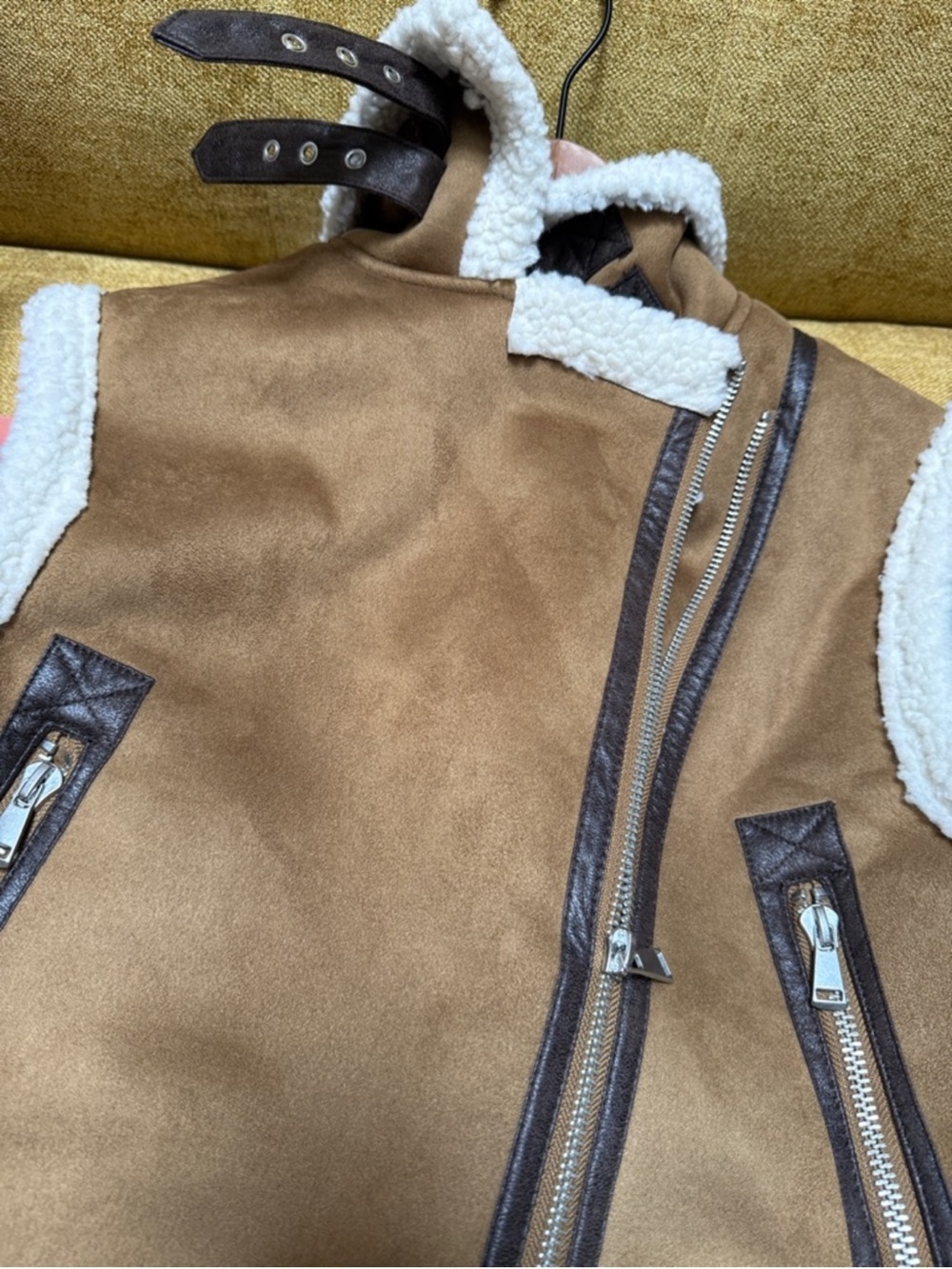 ZARA faux suede and shearling double faced vest - Picture 7 of 8